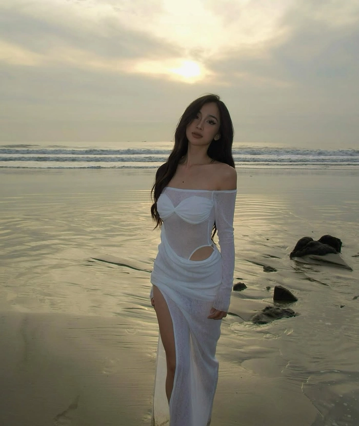 hình anh gái xinh mặc váy lưới