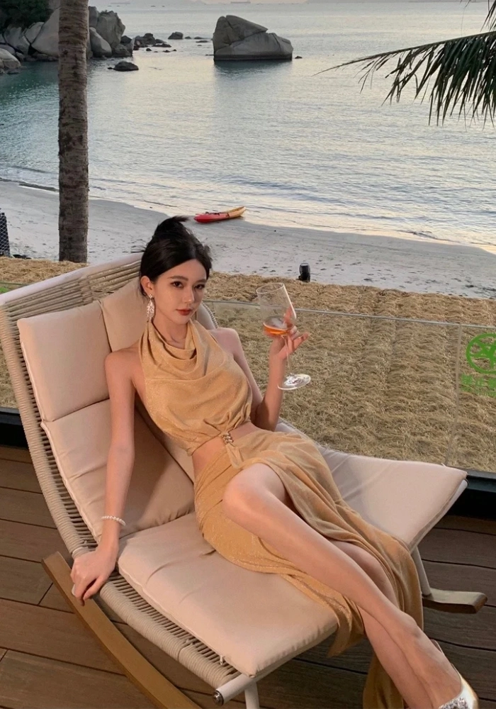 hình gái xinh nghỉ mát sang chảnh