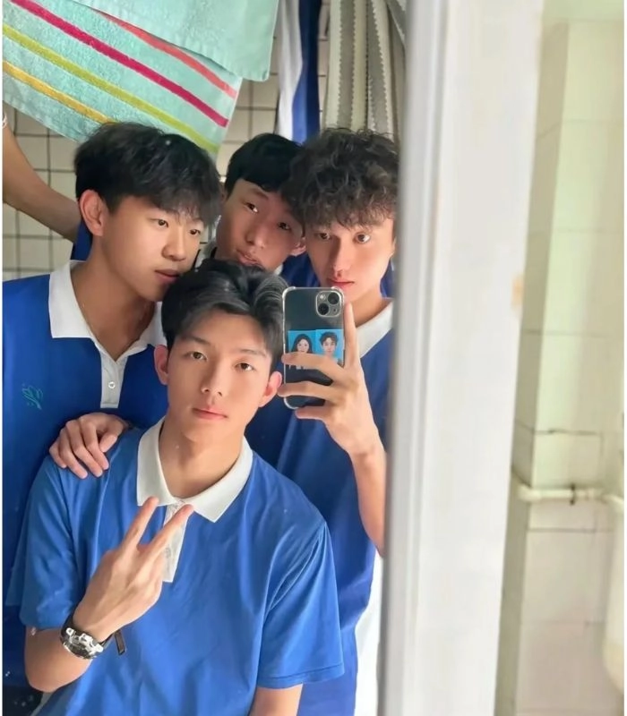 hình trai k10