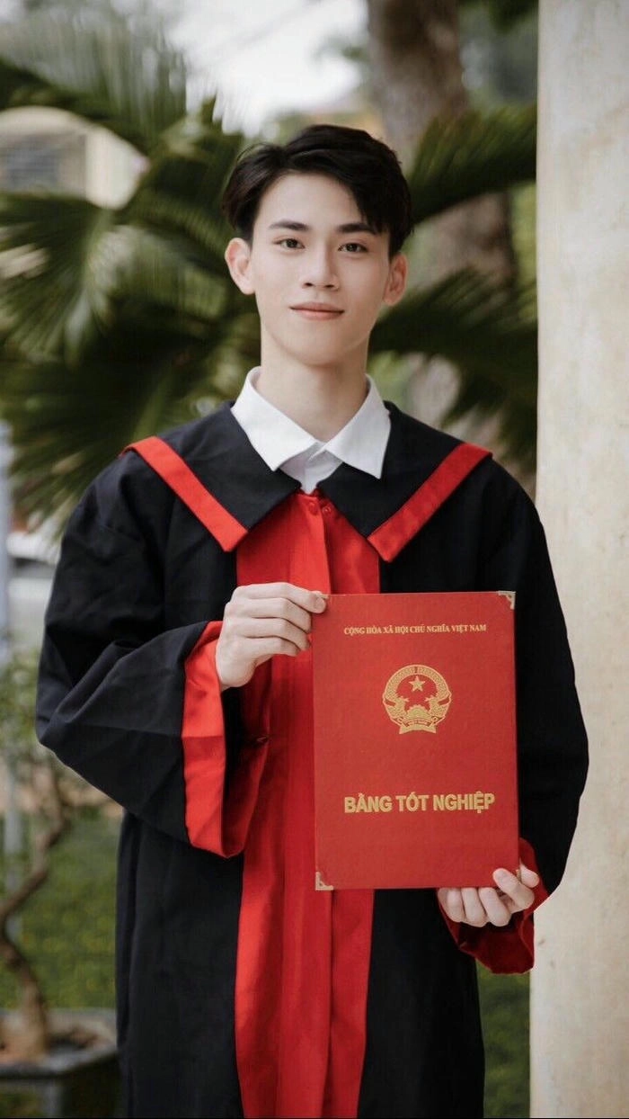 học sinh nam việt nam tốt nghiệp đẹp trai