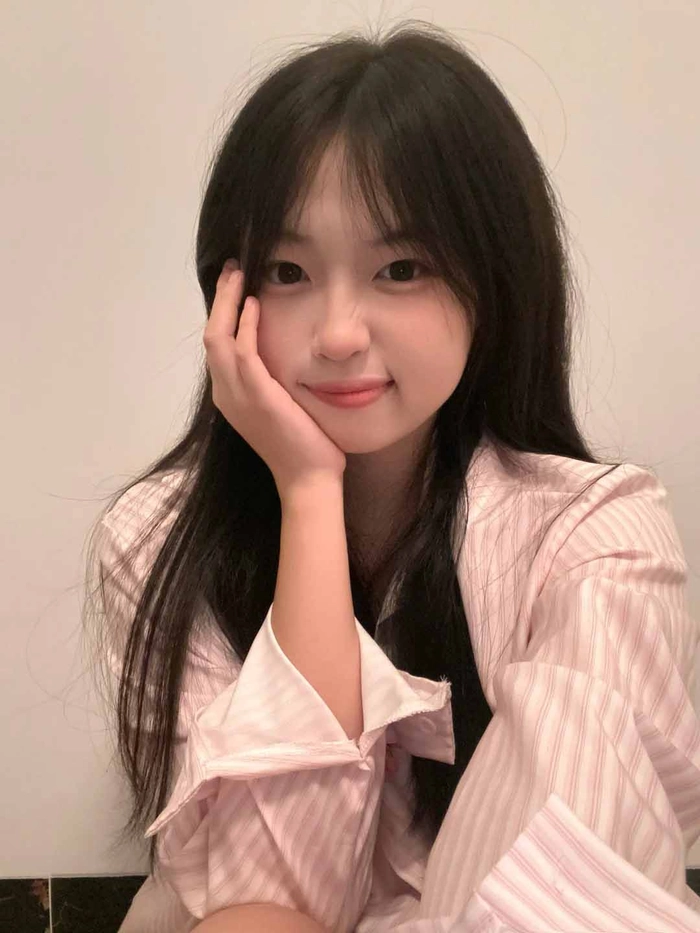 Ảnh gái xinh 2k9 che mặt