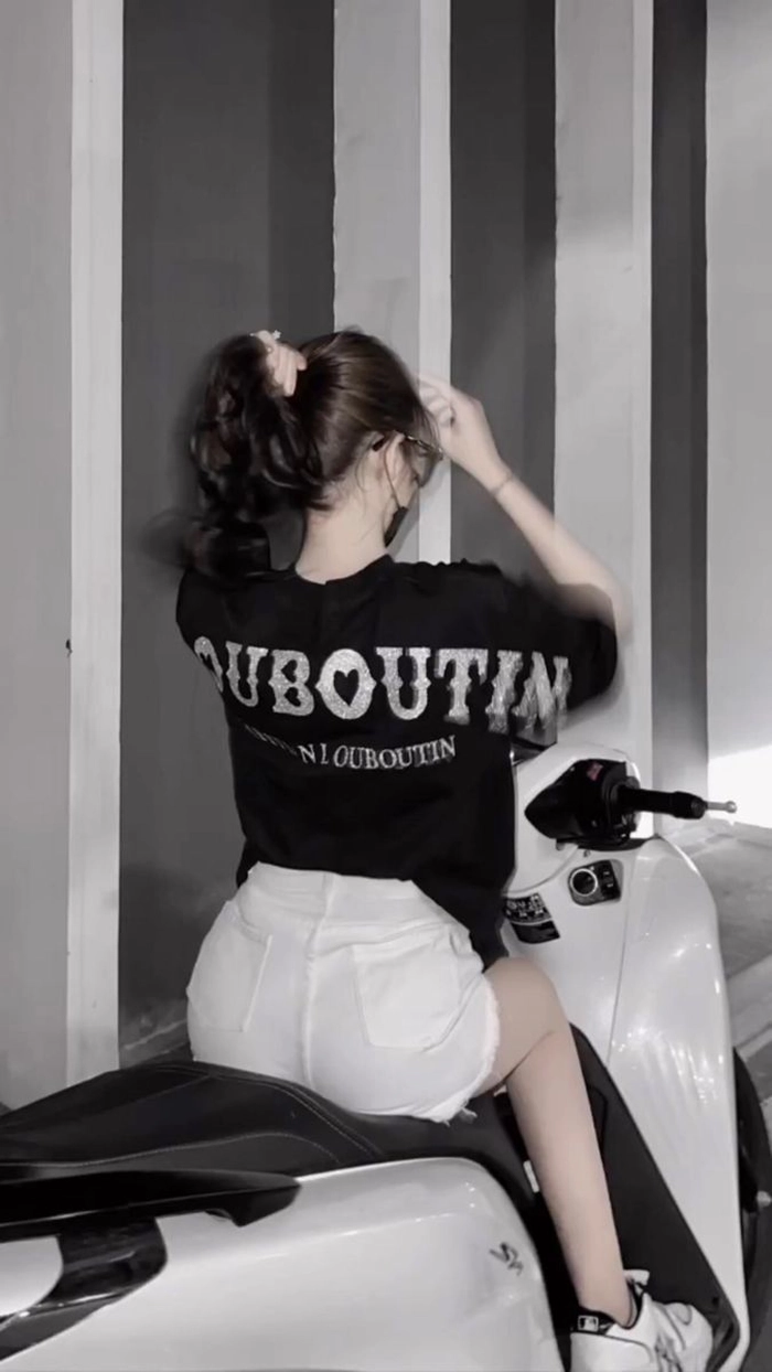 Ảnh gái xinh che mặt girl phố