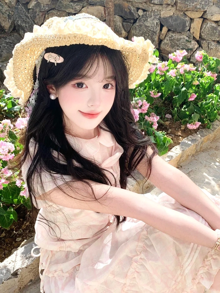 Ảnh gái xinh cười duyên ngọt ngào