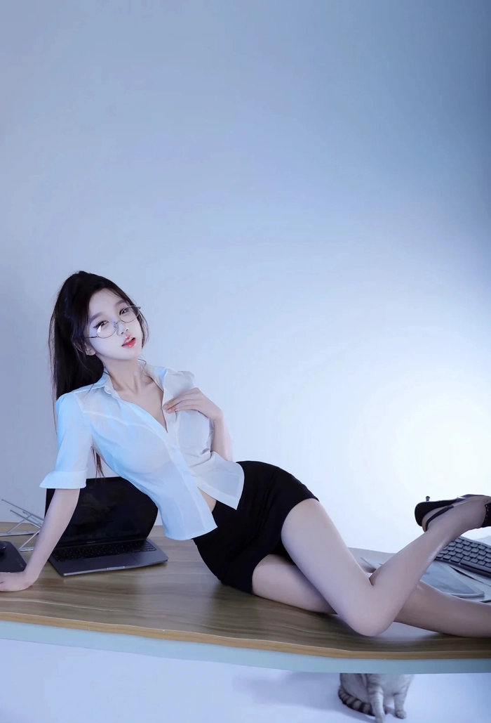 Ảnh gái xinh dâm dục nóng bỏng