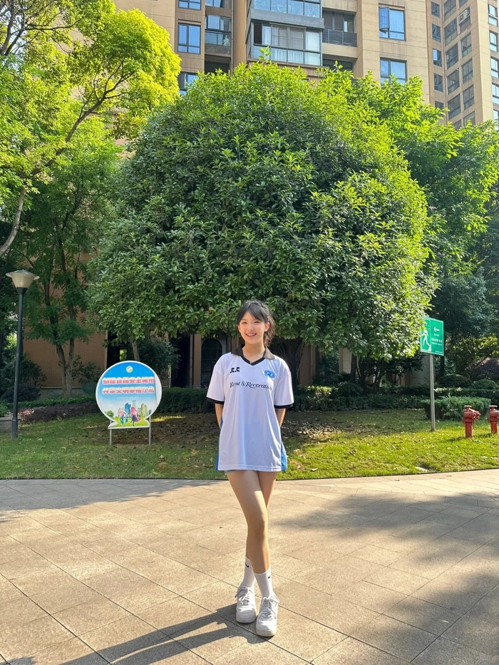 Ảnh gái xinh đeo kính dễ thương