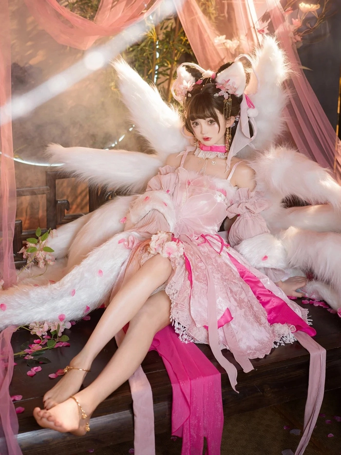 Gái xinh cosplay cáo sexy