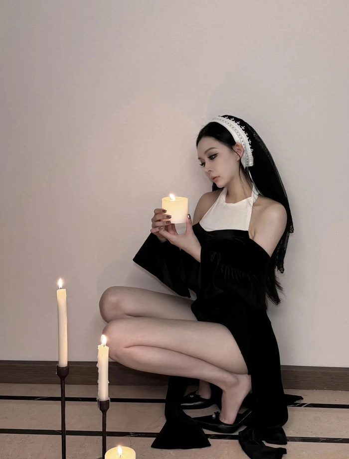 Gái xinh cosplay sơ nóng bỏng