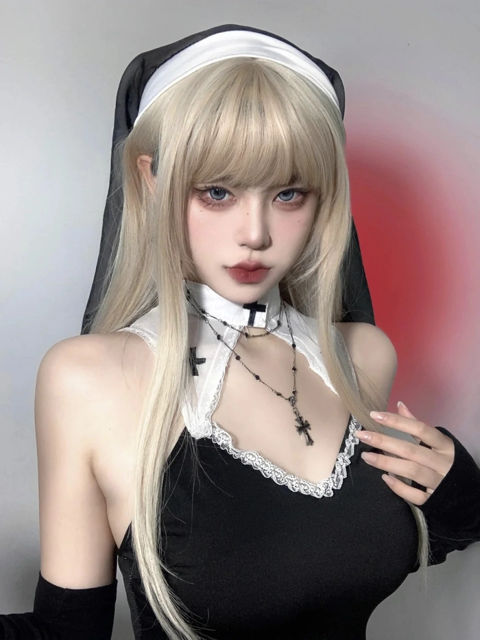 Gái xinh cosplay sơ sexy