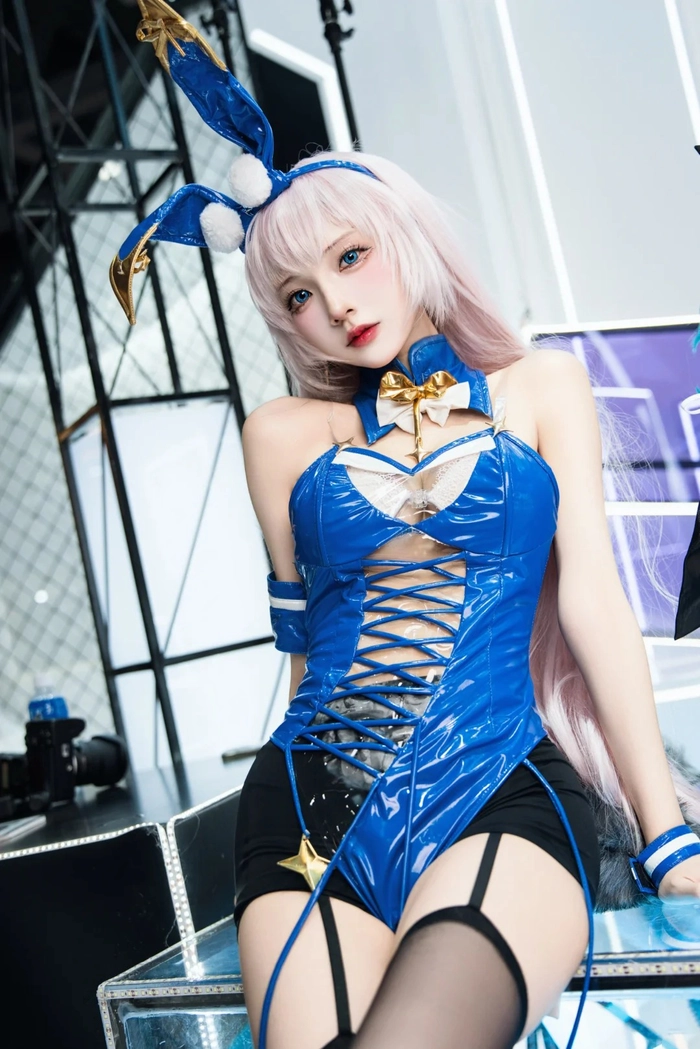 Gái xinh cosplay thiếu vải quyến rũ