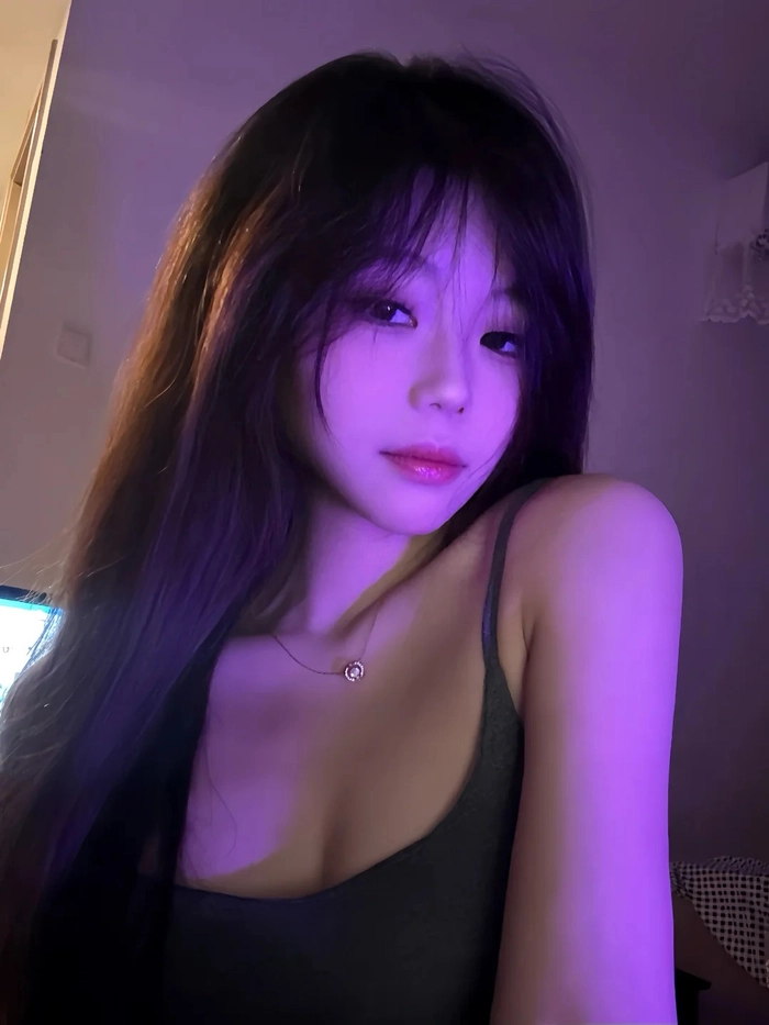Gái xinh dâm múp đầy cuốn hút