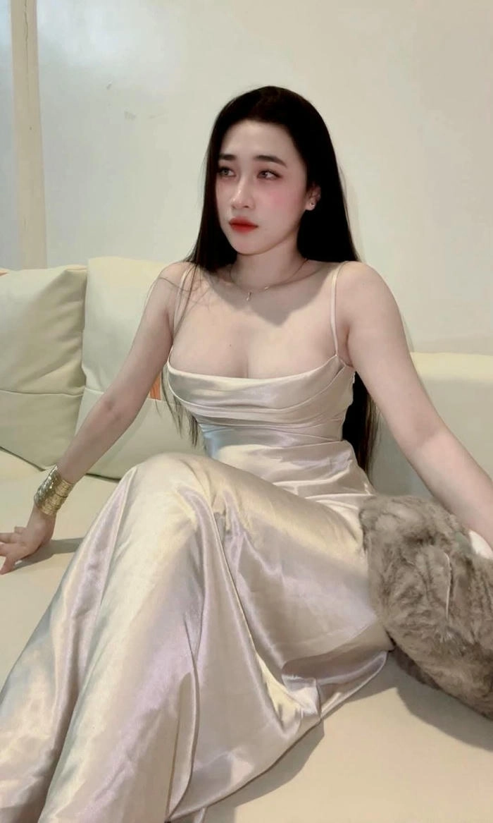 Gái xinh vú đẹp không che táo bạo