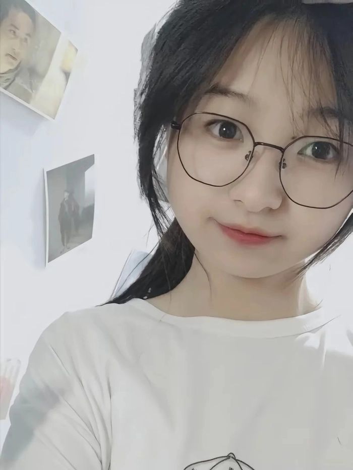 Hình gái xinh K11 ngây thơ
