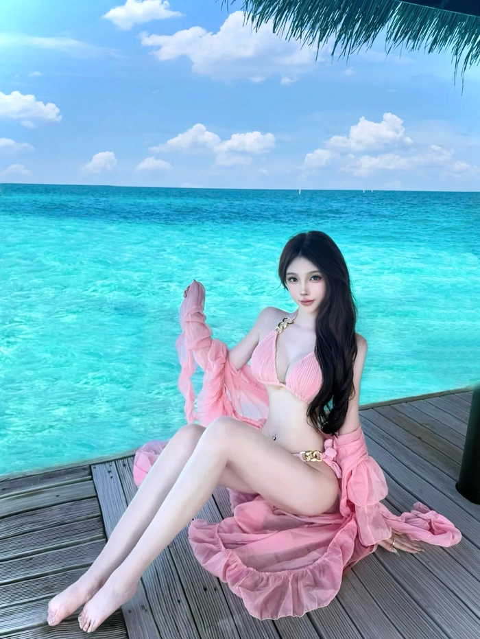 Vitamin gái xinh mặc bikini cuốn hút