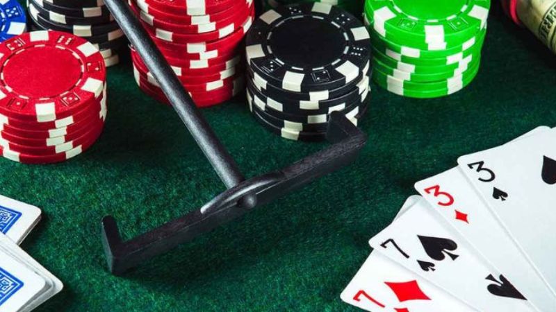 Các giai đoạn trong Poker Tournament