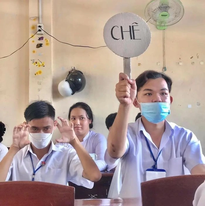 Ảnh chê meme lan truyền mạng xã hội