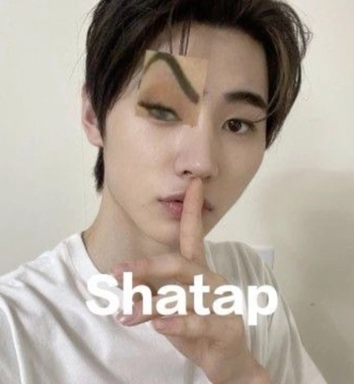 Ảnh meme nín hài lan truyền