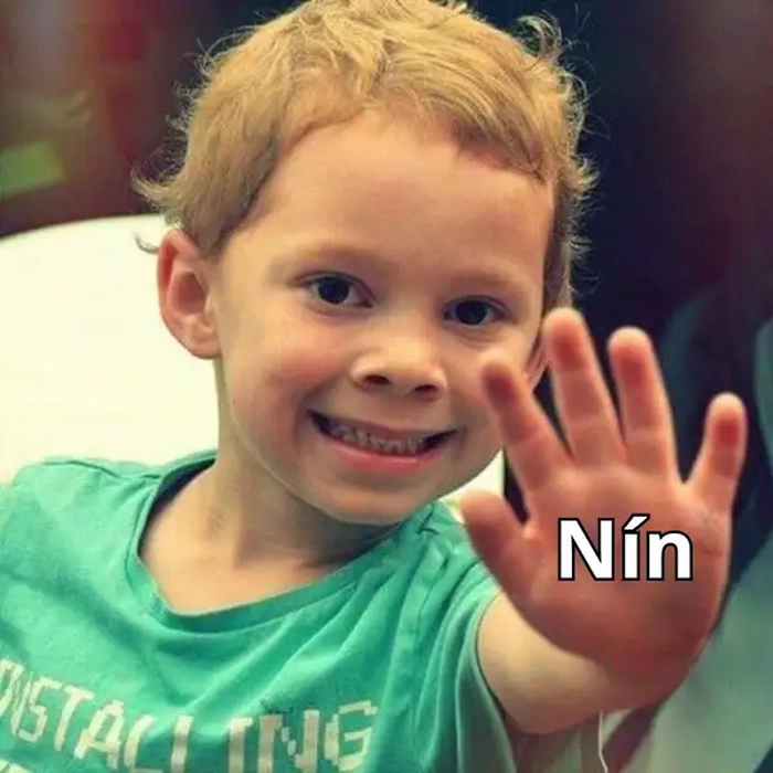 Meme nín em bé hài duyên dáng