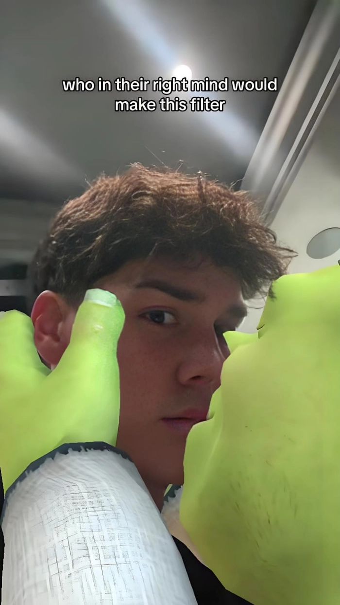 Shrek meme chế viral cõi mạng